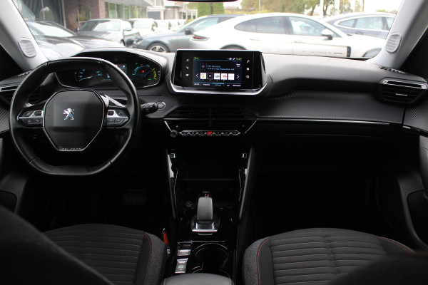 Peugeot e-2008 EV Active 50 kWh / SoH 92.3% / Camera / Navigatie / Keyless / 16'' / Stoelverwarming / DAB / Cruise Control