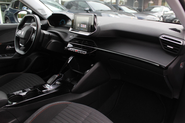 Peugeot e-2008 EV Active 50 kWh / SoH 92.3% / Camera / Navigatie / Keyless / 16'' / Stoelverwarming / DAB / Cruise Control