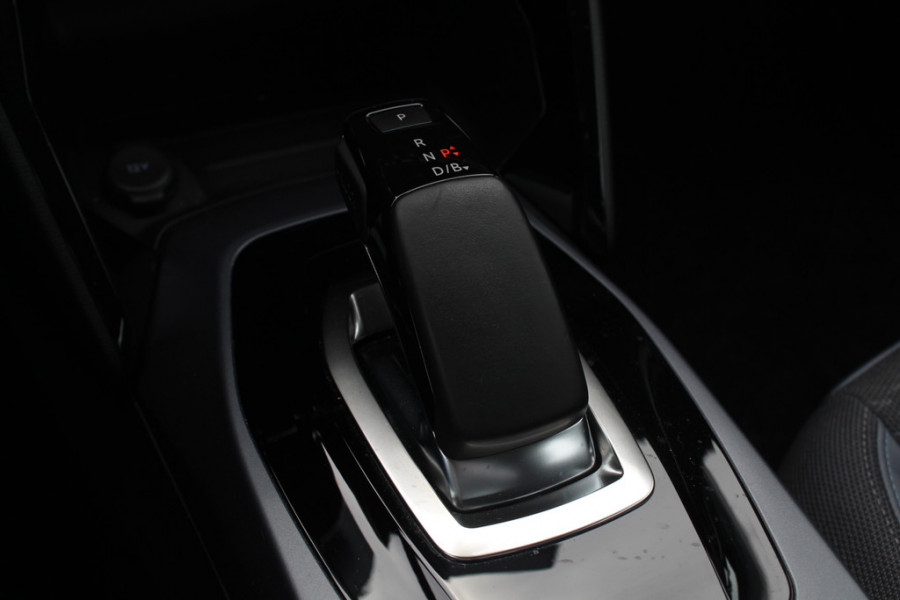 Peugeot e-2008 EV Active 50 kWh / SoH 92.3% / Camera / Navigatie / Keyless / 16'' / Stoelverwarming / DAB / Cruise Control