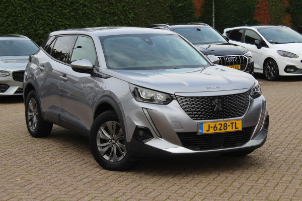 Peugeot e-2008 EV Active 50 kWh / SoH 92.3% / Camera / Navigatie / Keyless / 16'' / Stoelverwarming / DAB / Cruise Control