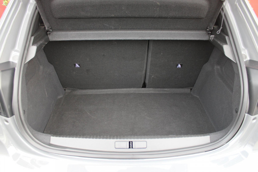 Peugeot 208 1.2 Hybrid 145PK e-DCS6 GT | NAVIGATIE | DRAADLOZE APPLE CARPLAY/ANDROID AUTO | CAMERA VOOR + ACHTER | FULL LED KOPLAMPEN | LICHTMETALEN VELGEN 17" | DODEHOEK DETECTIE | DRAADLOZE TELEFOONLADER | KEYLESS ENTRY/START | DAB+ RADIO | ADAPTIVE CRUISE CONTROL | Peugeot 208 1.2 Hybrid 145PK e-DCS6 GT | NAVIGATIE | DRAADLOZE APPLE CARPLAY/ANDROID AUTO | CAMERA VOOR + ACHTER | FULL LED KOPLAMPEN | LICHTMETALEN VELGEN 17" | DODEHOEK DETECTIE | DRAADLOZE TELEFOONLADER | KEYLESS ENTRY/START | DAB+ RADIO | ADAPTIVE CRUISE CONTROL |