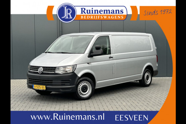 Volkswagen Transporter 2.0 TDI 150 PK / L2H1 / BOTT INRICHTING / TREKHAAK / 1e EIG. / AIRCO / CRUISE / NAVI / APPLE CARPLAY / PDC