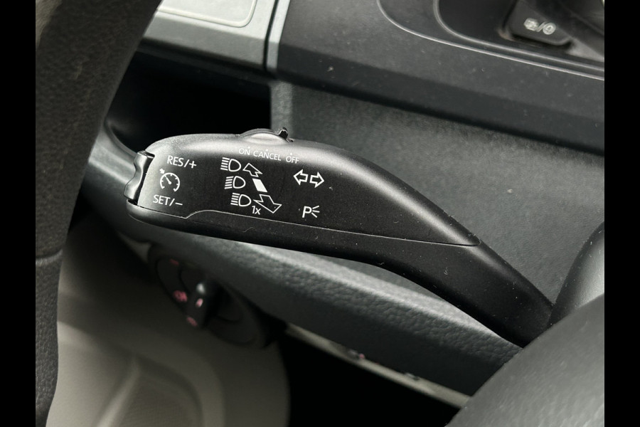 Volkswagen Transporter 2.0 TDI 150 PK / L2H1 / BOTT INRICHTING / TREKHAAK / 1e EIG. / AIRCO / CRUISE / NAVI / APPLE CARPLAY / PDC