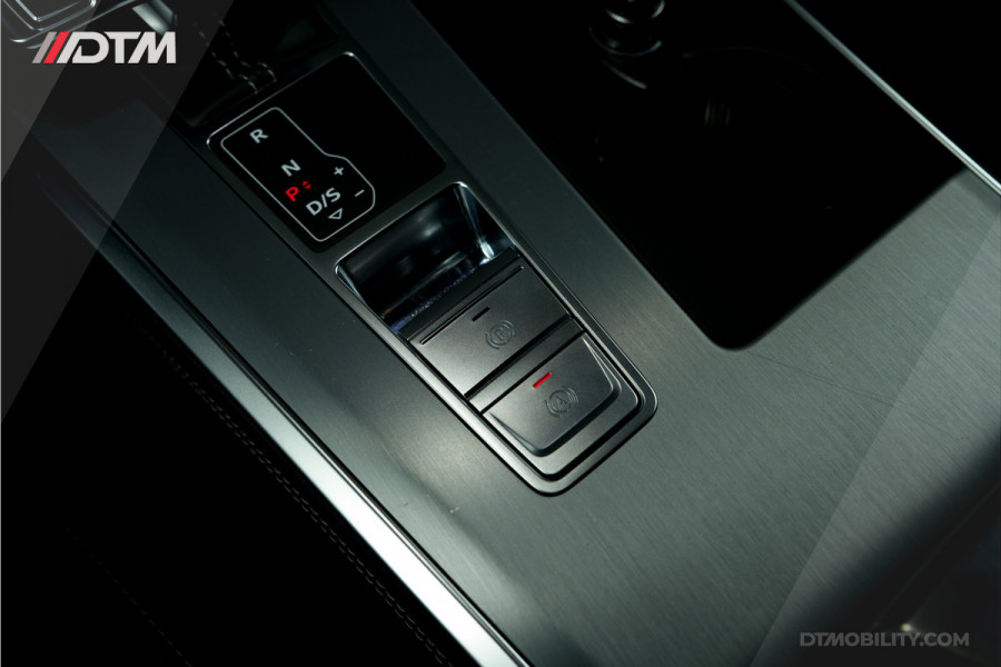 Audi A6 Limousine 50TFSIe Quattro S-Edition | Panoramadak  | Stoelverwarming | Apple Carplay Audi A6 Limousine 50TFSIe Quattro S-Edition | Panoramadak  | Stoelverwarming | Apple Carplay