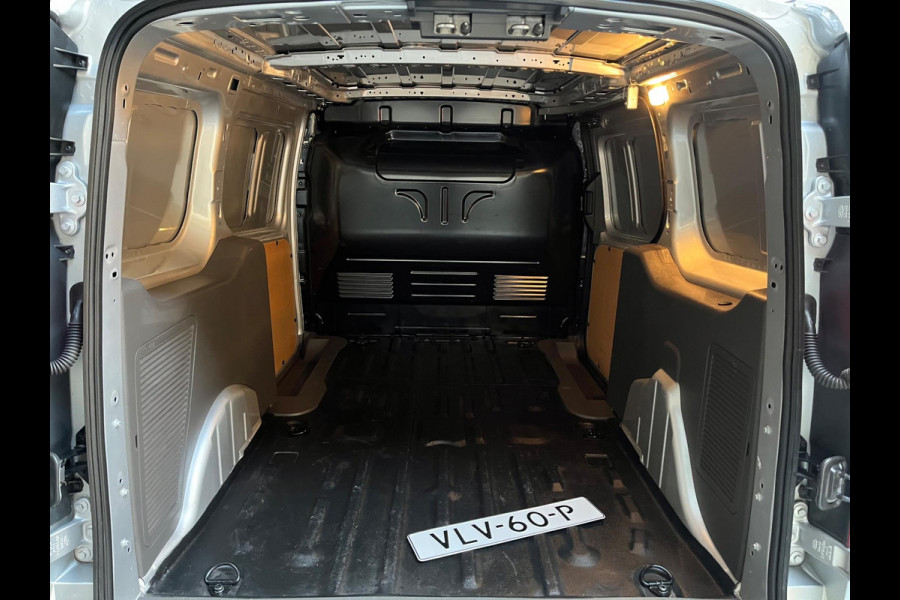 Ford Transit Connect L2H1 1.5 EcoBlue 100pk euro6 Trend, Airco, CruiseControl, Trekhaak, Zilvergrijs metallic, RIJKLAARPRIJS! Ford Transit Connect L2H1 1.5 EcoBlue 100pk euro6 Trend, Airco, CruiseControl, Trekhaak, Zilvergrijs metallic, RIJKLAARPRIJS!