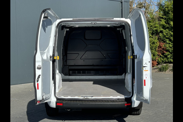Ford Transit Custom 2.0 TDCI 130 PK AUTOMAAT / L2H1 / 1e EIGENAAR / 44.043 KM !! / AIRCO / ADAPTIVE CRUISE / NAVI / 3-ZITS