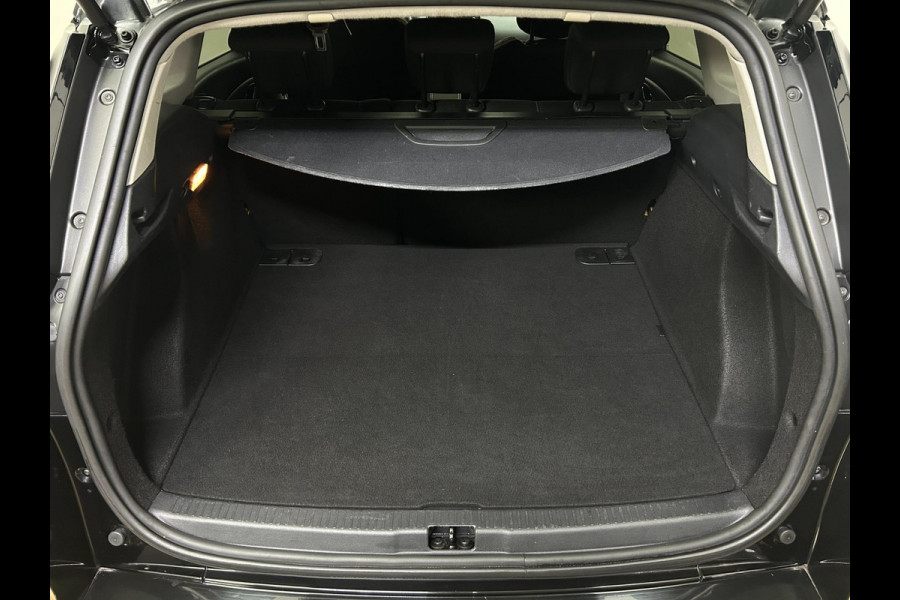 Renault Clio Estate Occasion 0.9 TCe Limited | Zwart | Airco | Tweedehands Renault Clio | Cruisecontrol | Bluetooth Renault Clio Estate Occasion 0.9 TCe Limited | Zwart | Airco | Tweedehands Renault Clio | Cruisecontrol | Bluetooth