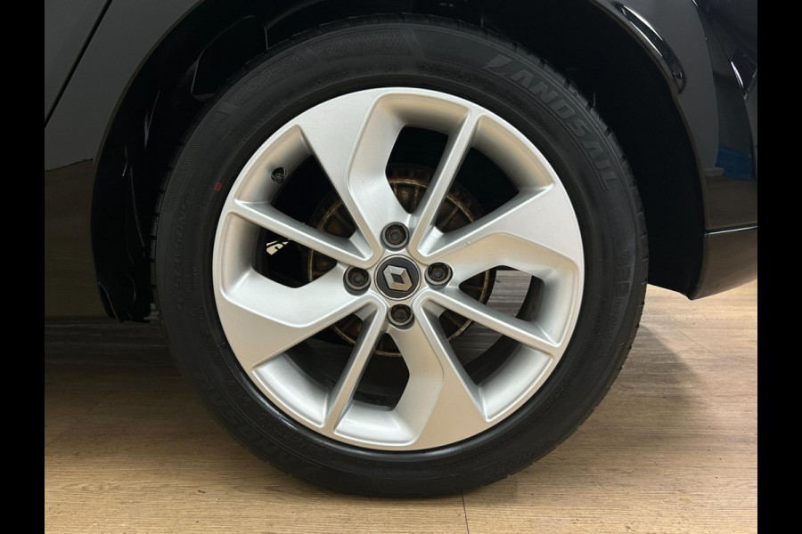 Renault Clio Estate Occasion 0.9 TCe Limited | Zwart | Airco | Tweedehands Renault Clio | Cruisecontrol | Bluetooth Renault Clio Estate Occasion 0.9 TCe Limited | Zwart | Airco | Tweedehands Renault Clio | Cruisecontrol | Bluetooth