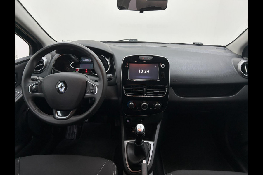 Renault Clio Estate Occasion 0.9 TCe Limited | Zwart | Airco | Tweedehands Renault Clio | Cruisecontrol | Bluetooth Renault Clio Estate Occasion 0.9 TCe Limited | Zwart | Airco | Tweedehands Renault Clio | Cruisecontrol | Bluetooth