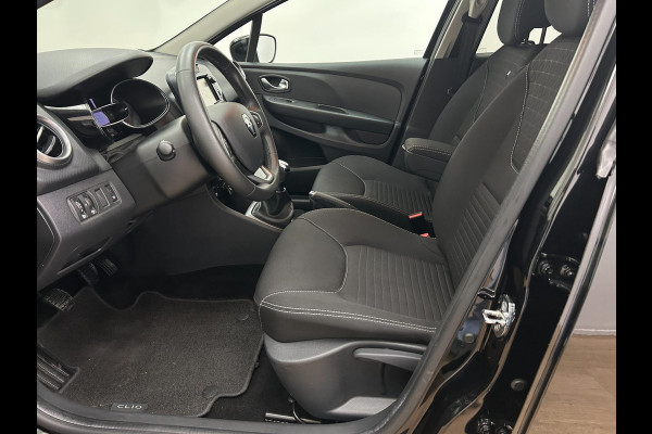 Renault Clio Estate Occasion 0.9 TCe Limited | Zwart | Airco | Tweedehands Renault Clio | Cruisecontrol | Bluetooth Renault Clio Estate Occasion 0.9 TCe Limited | Zwart | Airco | Tweedehands Renault Clio | Cruisecontrol | Bluetooth