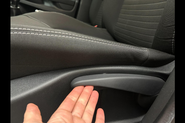 Renault Clio Estate Occasion 0.9 TCe Limited | Zwart | Airco | Tweedehands Renault Clio | Cruisecontrol | Bluetooth Renault Clio Estate Occasion 0.9 TCe Limited | Zwart | Airco | Tweedehands Renault Clio | Cruisecontrol | Bluetooth