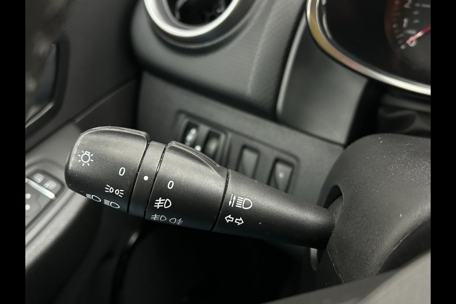 Renault Clio Estate Occasion 0.9 TCe Limited | Zwart | Airco | Tweedehands Renault Clio | Cruisecontrol | Bluetooth Renault Clio Estate Occasion 0.9 TCe Limited | Zwart | Airco | Tweedehands Renault Clio | Cruisecontrol | Bluetooth