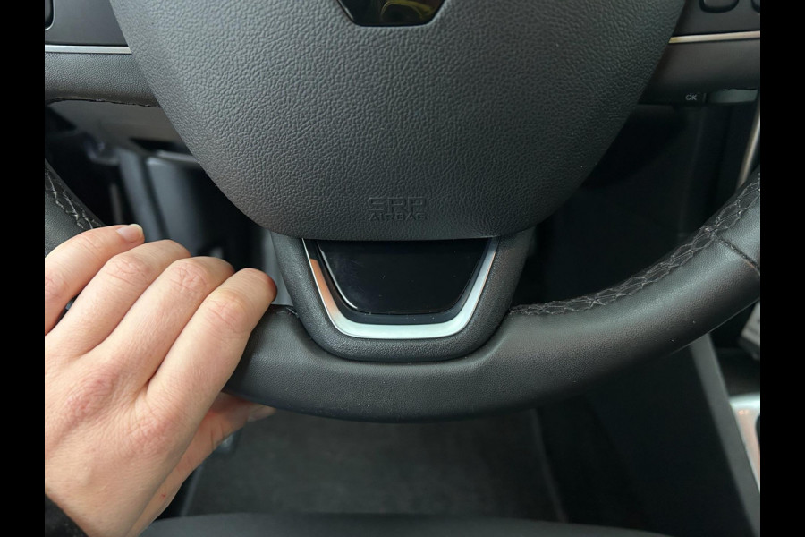 Renault Clio Estate Occasion 0.9 TCe Limited | Zwart | Airco | Tweedehands Renault Clio | Cruisecontrol | Bluetooth Renault Clio Estate Occasion 0.9 TCe Limited | Zwart | Airco | Tweedehands Renault Clio | Cruisecontrol | Bluetooth