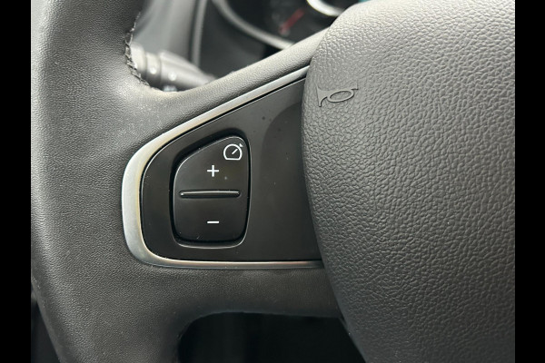 Renault Clio Estate Occasion 0.9 TCe Limited | Zwart | Airco | Tweedehands Renault Clio | Cruisecontrol | Bluetooth Renault Clio Estate Occasion 0.9 TCe Limited | Zwart | Airco | Tweedehands Renault Clio | Cruisecontrol | Bluetooth