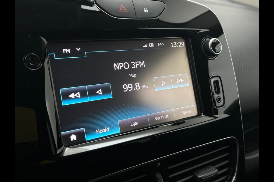 Renault Clio Estate Occasion 0.9 TCe Limited | Zwart | Airco | Tweedehands Renault Clio | Cruisecontrol | Bluetooth Renault Clio Estate Occasion 0.9 TCe Limited | Zwart | Airco | Tweedehands Renault Clio | Cruisecontrol | Bluetooth