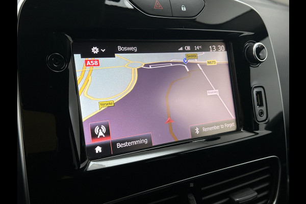 Renault Clio Estate Occasion 0.9 TCe Limited | Zwart | Airco | Tweedehands Renault Clio | Cruisecontrol | Bluetooth Renault Clio Estate Occasion 0.9 TCe Limited | Zwart | Airco | Tweedehands Renault Clio | Cruisecontrol | Bluetooth