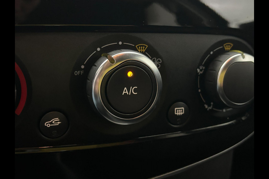 Renault Clio Estate Occasion 0.9 TCe Limited | Zwart | Airco | Tweedehands Renault Clio | Cruisecontrol | Bluetooth Renault Clio Estate Occasion 0.9 TCe Limited | Zwart | Airco | Tweedehands Renault Clio | Cruisecontrol | Bluetooth