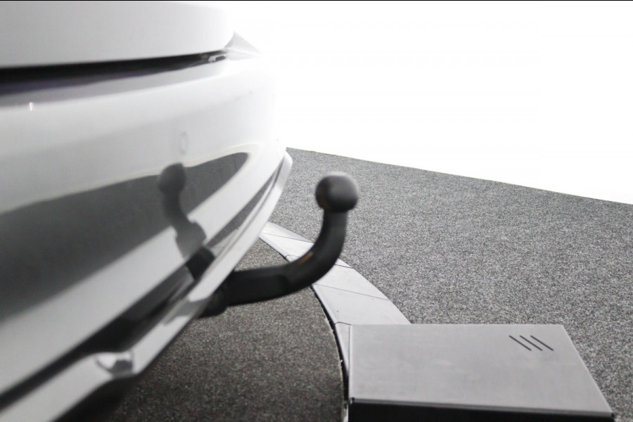 Ford FOCUS Wagon 1.0 EcoBoost Hybrid ST*ECC*NAVI*ACC*CAM*HAAK*TEL* Ford FOCUS Wagon 1.0 EcoBoost Hybrid ST*ECC*NAVI*ACC*CAM*HAAK*TEL*