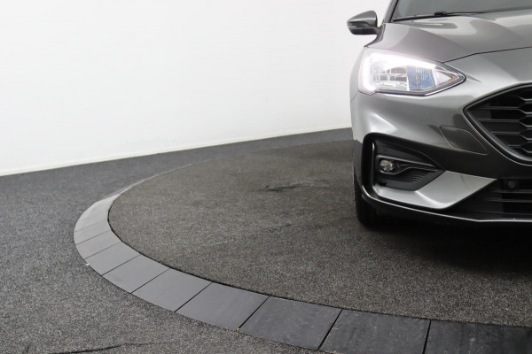 Ford FOCUS Wagon 1.0 EcoBoost Hybrid ST*ECC*NAVI*ACC*CAM*HAAK*TEL* Ford FOCUS Wagon 1.0 EcoBoost Hybrid ST*ECC*NAVI*ACC*CAM*HAAK*TEL*