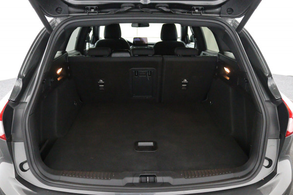 Ford FOCUS Wagon 1.0 EcoBoost Hybrid ST*ECC*NAVI*ACC*CAM*HAAK*TEL* Ford FOCUS Wagon 1.0 EcoBoost Hybrid ST*ECC*NAVI*ACC*CAM*HAAK*TEL*