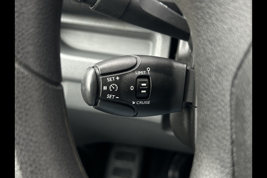 Toyota ProAce Worker 2.0 D-4D 145 PK / L2H1 / 1e EIGENAAR / 43.241 KM !! / AIRCO / CRUISE / 3-ZITS / BLUETOOTH