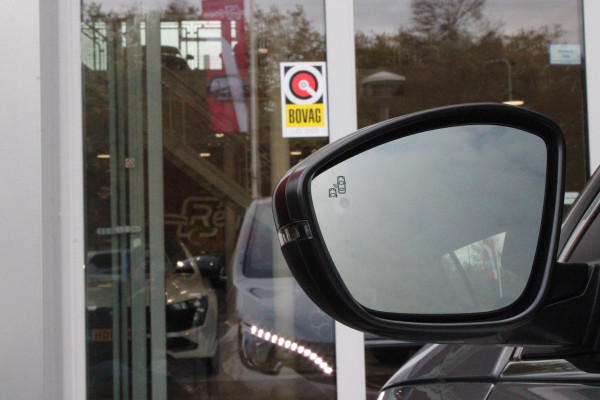 Peugeot 308 1.2 130PK GT-LINE | MASSAGE STOELEN | NAVIGATIE | APPLE CARPLAY/ANDROID AUTO | 17" LICHTMETALEN VELGEN | ALL SEASON BANDEN | FULL LED KOPLAMPEN | DAB+ RADIO | CLIMATE CONTROL | STOEL VERWARMING | CRUISE CONTROL | KEYLESS ENTRY/START | DODEHOEK BEWAKING | ACHTERUITRIJ CAMERA | PARKEERSENSOREN VOOR EN ACHTER |