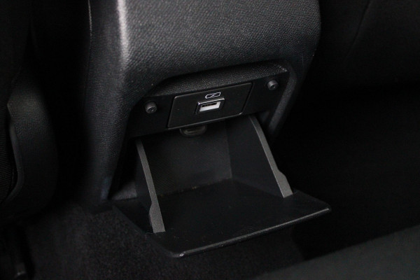 Peugeot 308 1.2 130PK GT-LINE | MASSAGE STOELEN | NAVIGATIE | APPLE CARPLAY/ANDROID AUTO | 17" LICHTMETALEN VELGEN | ALL SEASON BANDEN | FULL LED KOPLAMPEN | DAB+ RADIO | CLIMATE CONTROL | STOEL VERWARMING | CRUISE CONTROL | KEYLESS ENTRY/START | DODEHOEK BEWAKING | ACHTERUITRIJ CAMERA | PARKEERSENSOREN VOOR EN ACHTER |