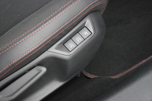 Peugeot 308 1.2 130PK GT-LINE | MASSAGE STOELEN | NAVIGATIE | APPLE CARPLAY/ANDROID AUTO | 17" LICHTMETALEN VELGEN | ALL SEASON BANDEN | FULL LED KOPLAMPEN | DAB+ RADIO | CLIMATE CONTROL | STOEL VERWARMING | CRUISE CONTROL | KEYLESS ENTRY/START | DODEHOEK BEWAKING | ACHTERUITRIJ CAMERA | PARKEERSENSOREN VOOR EN ACHTER |