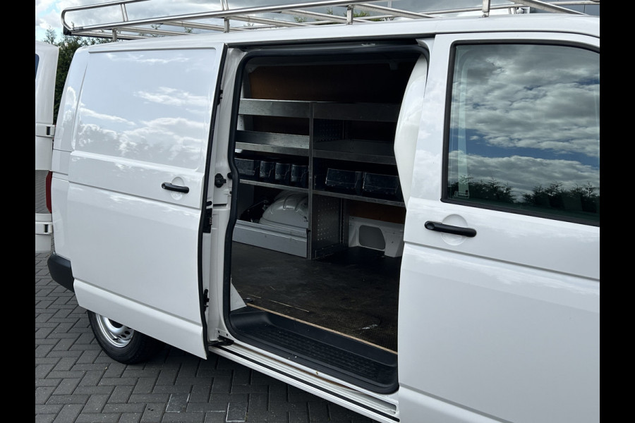 Volkswagen Transporter 2.0 TDI 102 PK / L2H1 / 1e EIG. / ALUCA INRICHTING / IMPERIAAL / TREKHAAK / AIRCO / CRUISE / BLUETOOTH / 3-ZITS Volkswagen Transporter 2.0 TDI 102 PK / L2H1 / 1e EIG. / ALUCA INRICHTING / IMPERIAAL / TREKHAAK / AIRCO / CRUISE / BLUETOOTH / 3-ZITS