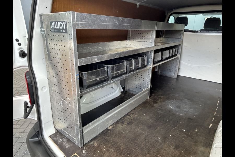 Volkswagen Transporter 2.0 TDI 102 PK / L2H1 / 1e EIG. / ALUCA INRICHTING / IMPERIAAL / TREKHAAK / AIRCO / CRUISE / BLUETOOTH / 3-ZITS Volkswagen Transporter 2.0 TDI 102 PK / L2H1 / 1e EIG. / ALUCA INRICHTING / IMPERIAAL / TREKHAAK / AIRCO / CRUISE / BLUETOOTH / 3-ZITS