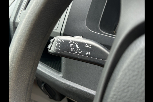 Volkswagen Transporter 2.0 TDI 102 PK / L2H1 / 1e EIG. / ALUCA INRICHTING / IMPERIAAL / TREKHAAK / AIRCO / CRUISE / BLUETOOTH / 3-ZITS Volkswagen Transporter 2.0 TDI 102 PK / L2H1 / 1e EIG. / ALUCA INRICHTING / IMPERIAAL / TREKHAAK / AIRCO / CRUISE / BLUETOOTH / 3-ZITS