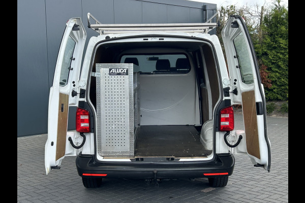 Volkswagen Transporter 2.0 TDI 102 PK / L2H1 / 1e EIG. / ALUCA INRICHTING / IMPERIAAL / TREKHAAK / AIRCO / CRUISE / BLUETOOTH / 3-ZITS Volkswagen Transporter 2.0 TDI 102 PK / L2H1 / 1e EIG. / ALUCA INRICHTING / IMPERIAAL / TREKHAAK / AIRCO / CRUISE / BLUETOOTH / 3-ZITS