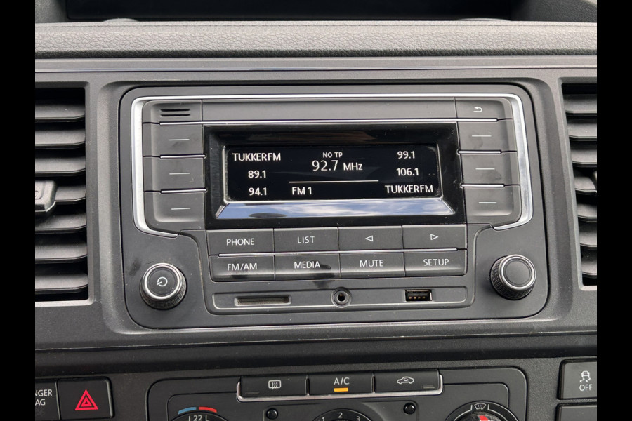 Volkswagen Transporter 2.0 TDI 102 PK / L2H1 / 1e EIG. / ALUCA INRICHTING / IMPERIAAL / TREKHAAK / AIRCO / CRUISE / BLUETOOTH / 3-ZITS Volkswagen Transporter 2.0 TDI 102 PK / L2H1 / 1e EIG. / ALUCA INRICHTING / IMPERIAAL / TREKHAAK / AIRCO / CRUISE / BLUETOOTH / 3-ZITS