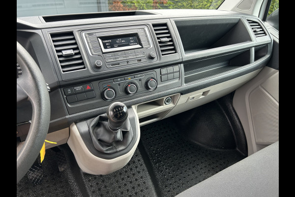 Volkswagen Transporter 2.0 TDI 102 PK / L2H1 / 1e EIG. / ALUCA INRICHTING / IMPERIAAL / TREKHAAK / AIRCO / CRUISE / BLUETOOTH / 3-ZITS Volkswagen Transporter 2.0 TDI 102 PK / L2H1 / 1e EIG. / ALUCA INRICHTING / IMPERIAAL / TREKHAAK / AIRCO / CRUISE / BLUETOOTH / 3-ZITS