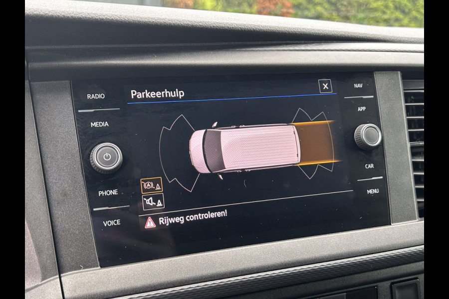 Volkswagen Transporter 2.0 TDI 150 PK AUTOMAAT DSG COMFORTLINE EXE / L2H1 / 1e EIG. / 24.504KM !! / AIRCO / CRUISE / NAVI / APPLE CARPLAY / 3 - ZITS