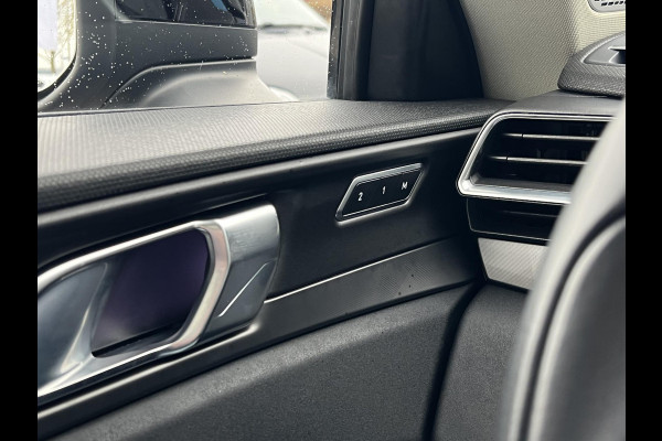 Lynk & Co 01 1.5 261 pk | PHEV | 360 Camera | Adaptieve Cruise | Elek. Achterklep | Panorama dak | Stoelverwarming | 1.800kg Trekgewicht Lynk & Co 01 1.5 261 pk | PHEV | 360 Camera | Adaptieve Cruise | Elek. Achterklep | Panorama dak | Stoelverwarming | 1.800kg Trekgewicht