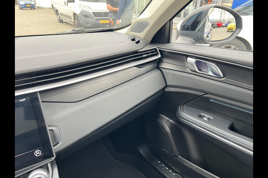 Lynk & Co 01 1.5 261 pk | PHEV | 360 Camera | Adaptieve Cruise | Elek. Achterklep | Panorama dak | Stoelverwarming | 1.800kg Trekgewicht Lynk & Co 01 1.5 261 pk | PHEV | 360 Camera | Adaptieve Cruise | Elek. Achterklep | Panorama dak | Stoelverwarming | 1.800kg Trekgewicht