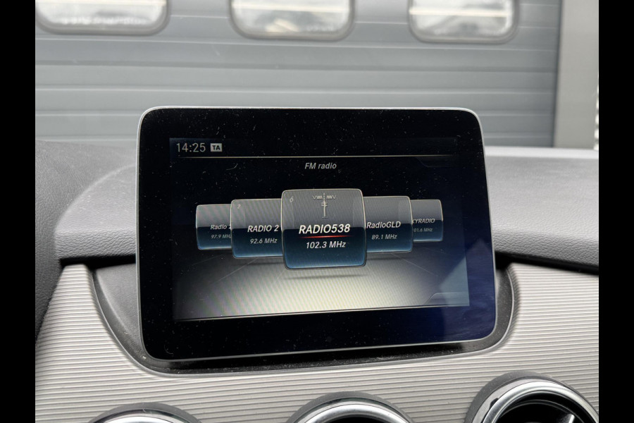 Mercedes-Benz B-Klasse 180 d Business Solution | Navigatie | Camera | Stoelverwarming | LED | Lichtmetalen Velgen | Mercedes-Benz B-Klasse 180 d Business Solution | Navigatie | Camera | Stoelverwarming | LED | Lichtmetalen Velgen |