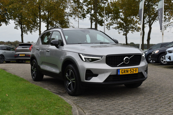 Volvo XC40 B4 211PK Automaat Plus Dark | H&K | Trekhaak | ACC | Allseasons | Camera | Elektr. stoel |