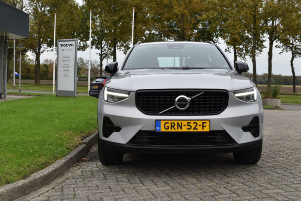 Volvo XC40 B4 211PK Automaat Plus Dark | H&K | Trekhaak | ACC | Allseasons | Camera | Elektr. stoel |