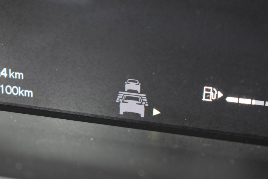 Volvo XC40 B4 211PK Automaat Plus Dark | H&K | Trekhaak | ACC | Allseasons | Camera | Elektr. stoel |