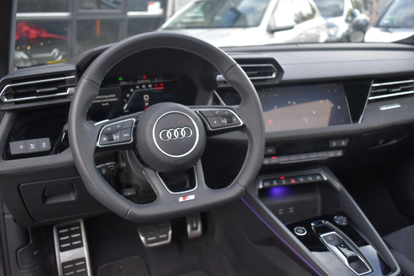 Audi A3 Sportback 35 TFSI S edition S-Line Pano Lane Kuip ACC Camera