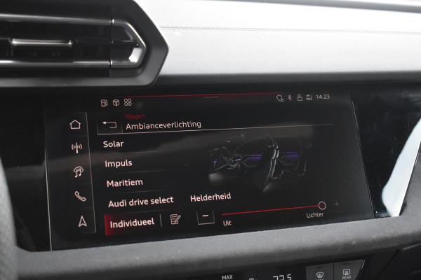 Audi A3 Sportback 35 TFSI S edition S-Line Pano Lane Kuip ACC Camera