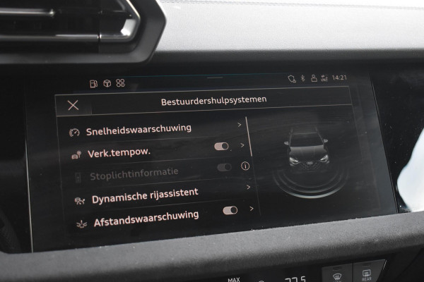 Audi A3 Sportback 35 TFSI S edition S-Line Pano Lane Kuip ACC Camera