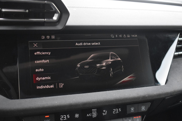 Audi A3 Sportback 35 TFSI S edition S-Line Pano Lane Kuip ACC Camera