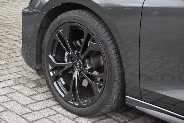 Audi A3 Sportback 35 TFSI S edition S-Line Pano Lane Kuip ACC Camera