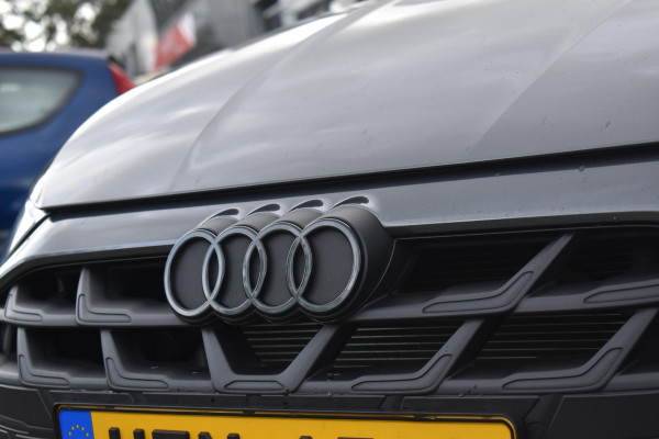 Audi A3 Sportback 35 TFSI S edition S-Line Pano Lane Kuip ACC Camera