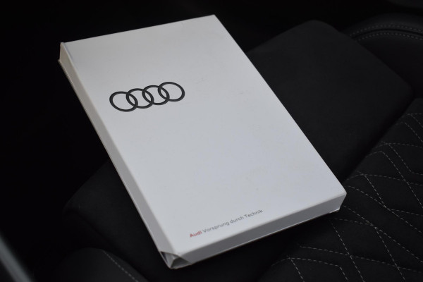 Audi A3 Sportback 35 TFSI S edition S-Line Pano Lane Kuip ACC Camera