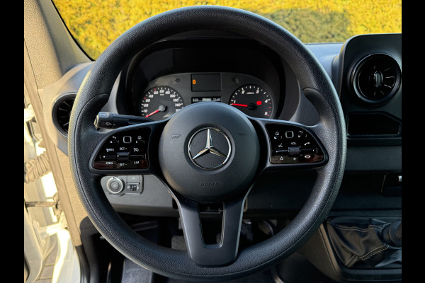 Mercedes-Benz Sprinter 317 CDI 170 PK / L3H2 / MBUX / **NETTE BUS** / AIRCO / CRUISE / CAMERA / PDC / 3-ZITS / CARPLAY Mercedes-Benz Sprinter 317 CDI 170 PK / L3H2 / MBUX / **NETTE BUS** / AIRCO / CRUISE / CAMERA / PDC / 3-ZITS / CARPLAY