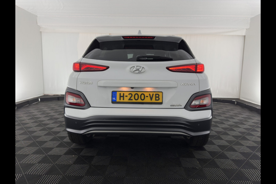 Hyundai Kona EV Premium 64 kWh {SOH-100%} [ 3-Fase ] (INCL-BTW) *LEATHER | KRELL-AUDIO | HEAD-UP | FULL-LED | NAVI-FULLMAP | DAB | ADAPT.CRUISE | KEYLESS | CAMERA | BLIND-SPOT | LANE-ASSIST | DIGI-COCKPIT | COMFORT-SEATS | 17''ALU*
